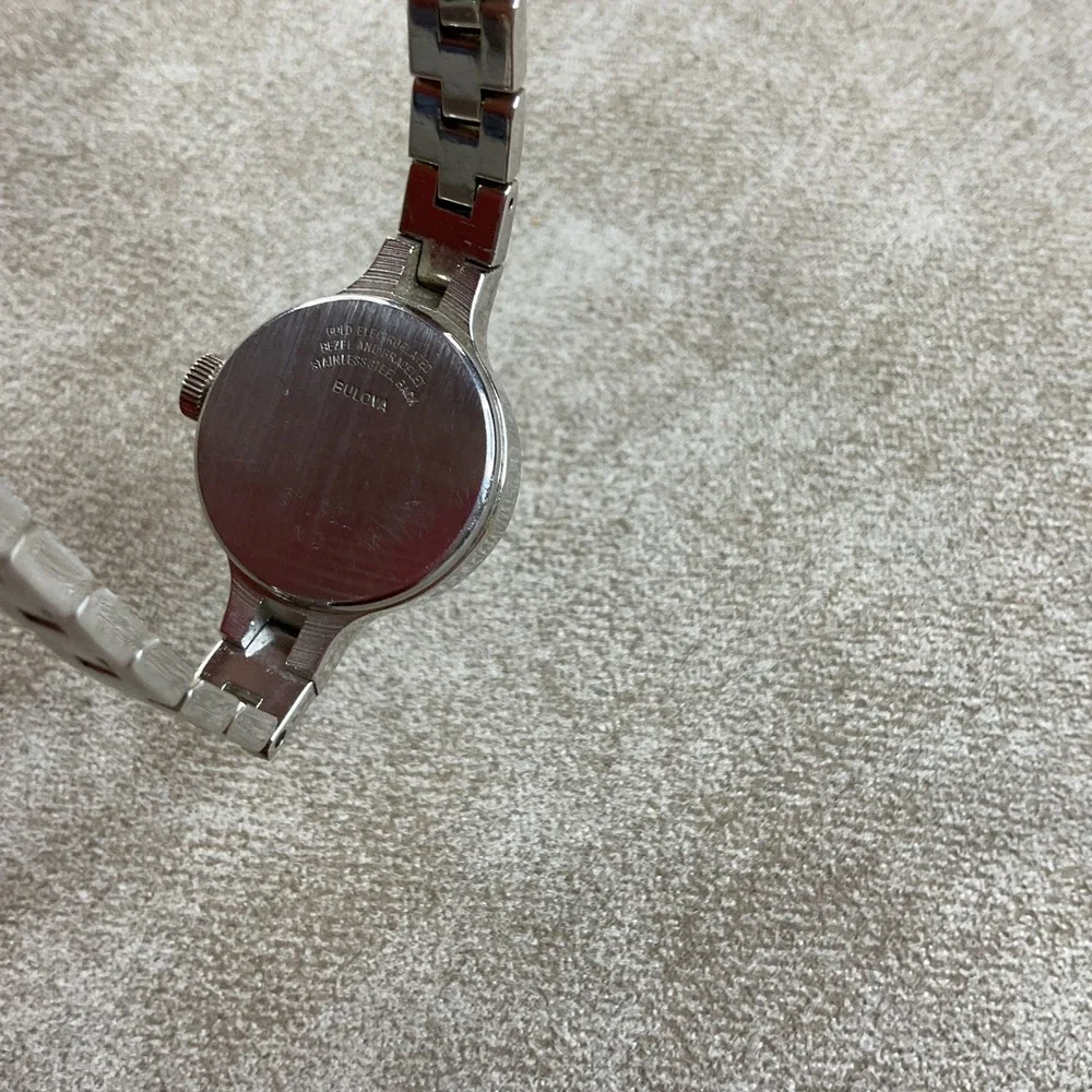 Vintage Bulova Women Watch Black Dial Silver Tone Manual Wind 1972 N2 Swiss Made